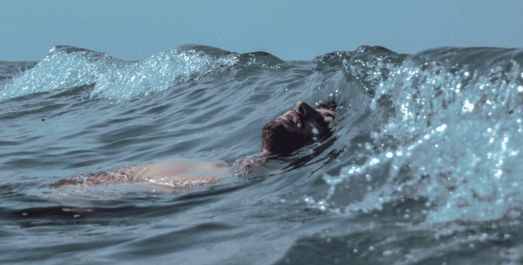 L’eau de mer est-elle bénéfique pour vos cheveux ? On vous dit tout&nbsp;!